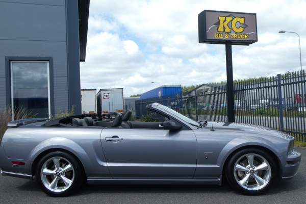2006 Ford Mustang GT Cab / SÅLD!