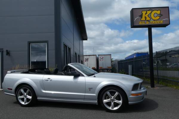 2006 Ford Mustang GT Cab / SÅLD!
